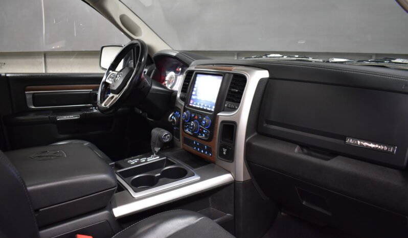 RAM 1.500 LARAMIE V8 5.7 HEMI 4X4 2020 lleno