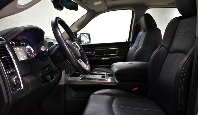 RAM 1.500 LARAMIE V8 5.7 HEMI 4X4 2020 lleno