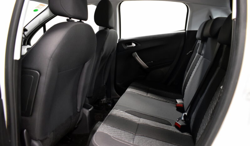 PEUGEOT 208 ALLURE 1.6 2018 lleno