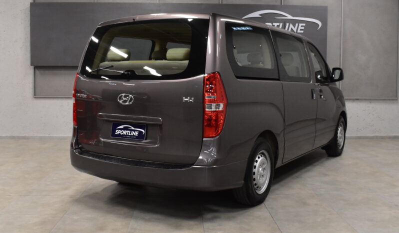 HYUNDAI H1 2.5 D 12P 6MT FULL 2015 lleno