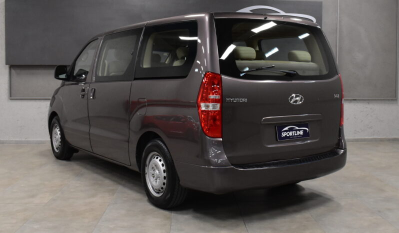 HYUNDAI H1 2.5 D 12P 6MT FULL 2015 lleno